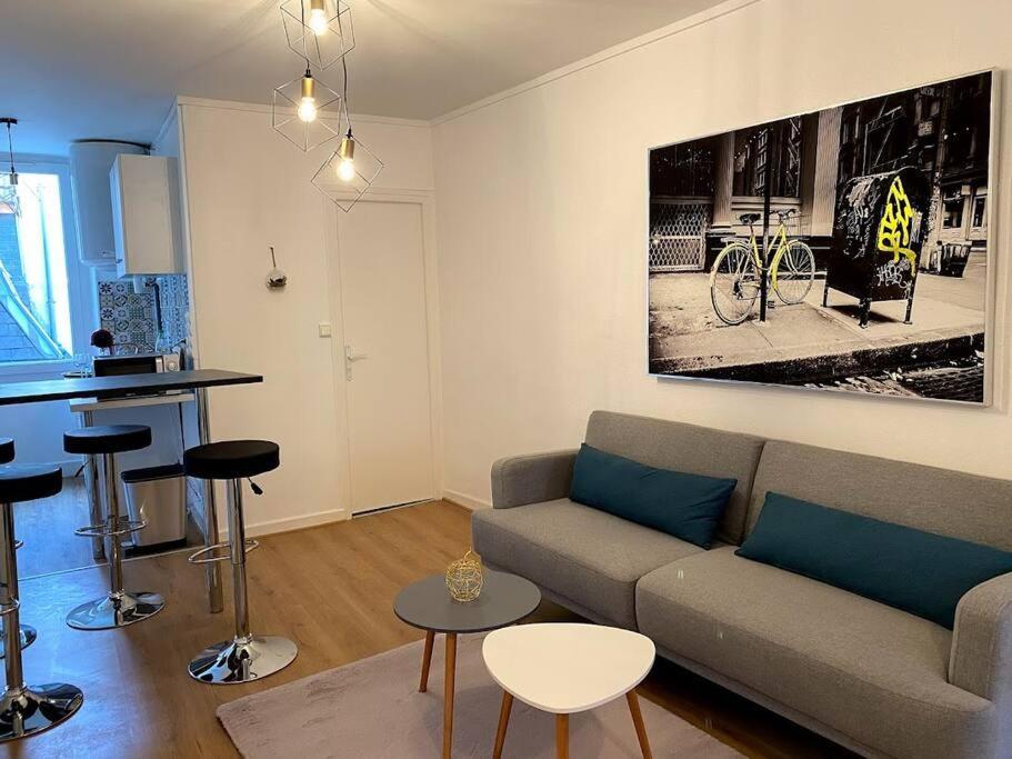 Апартаменты Le Comte Est Bon, Quartier Antiquaires Дижон Экстерьер фото